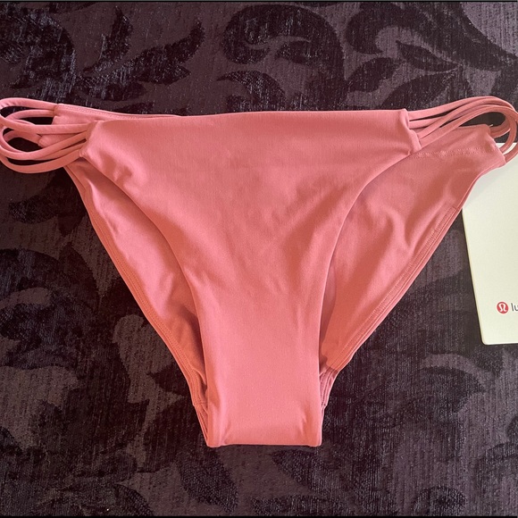 NWT Lululemon Shoreline Bikini Bottom